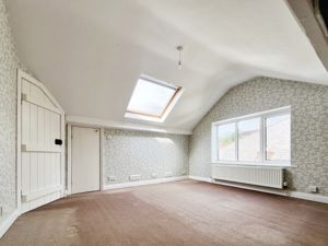 Top floor bedroom- click for photo gallery